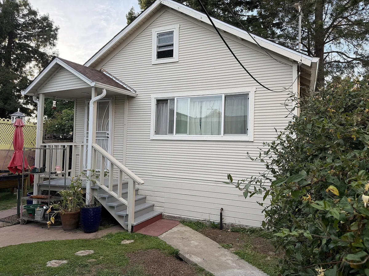 Building Photo - 3729 Loma Vista Ave