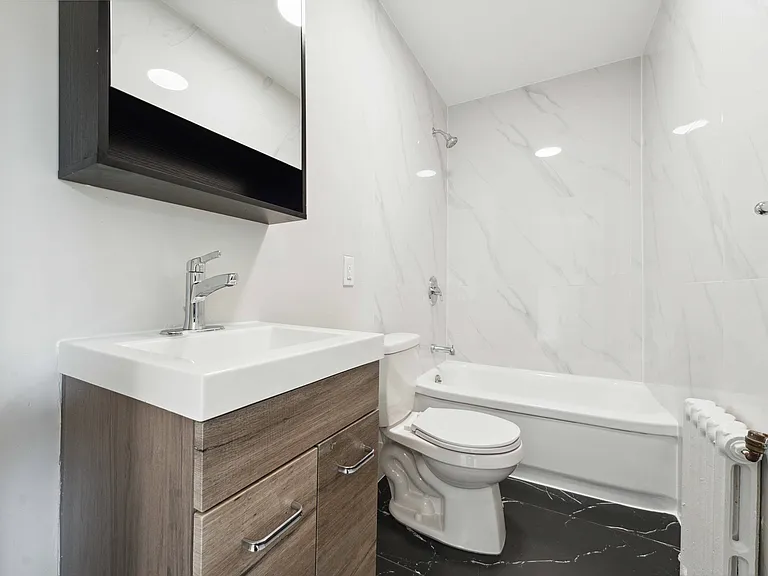 325 Cooper St — Photo 22