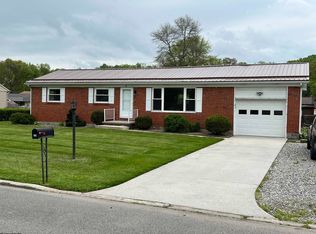 222 Ferndale Dr, Elkins, WV 26241