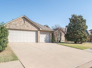 339 Butterfield Trl, Edmond, OK 73003