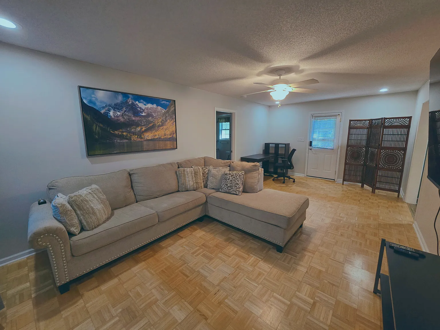 2 bed, 1400 sqft, $1,800 — Photo 4