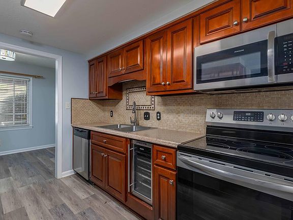 4th image of 6101 River Rd APT 13