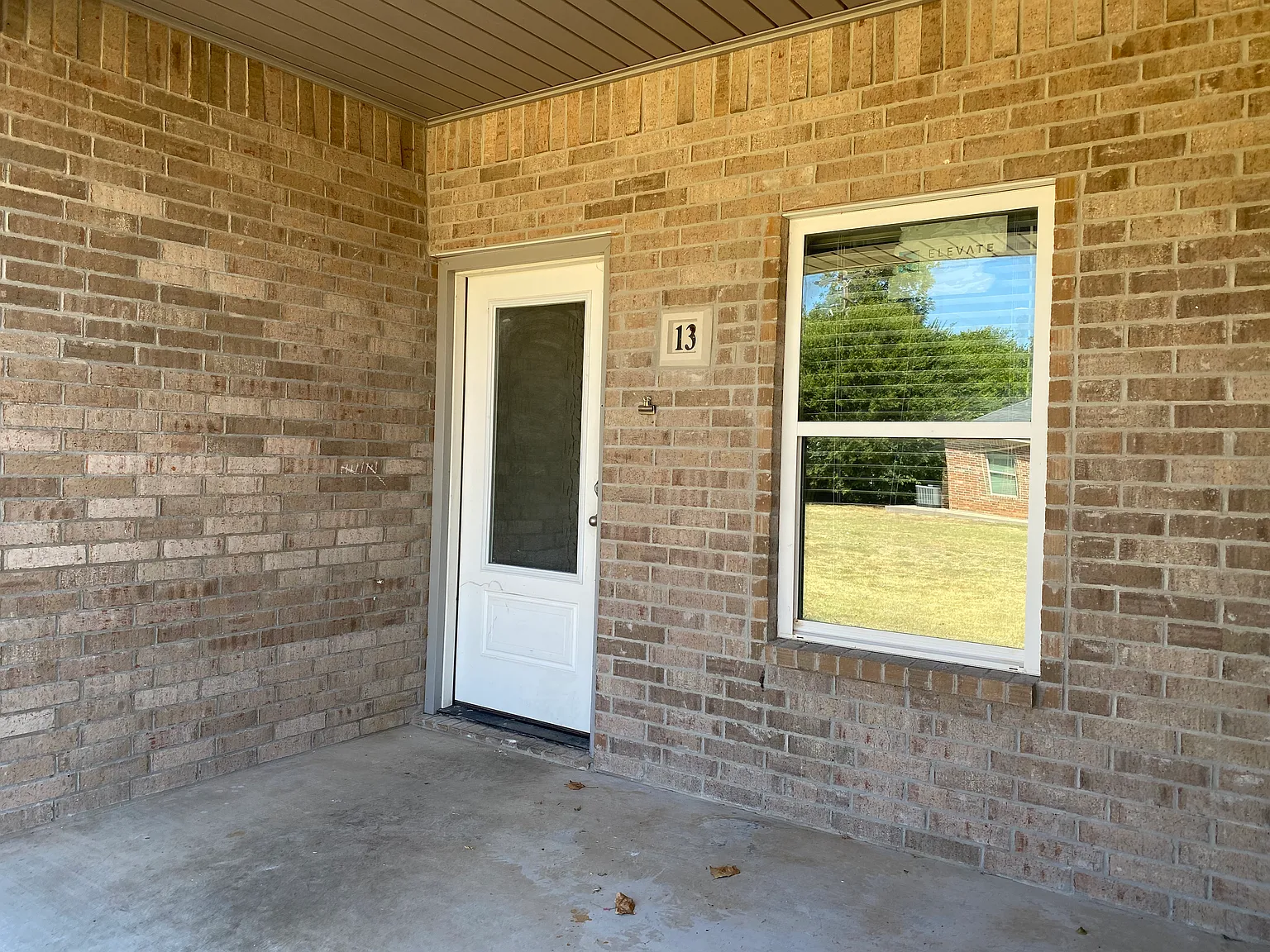 3 bed, 1029 sqft, $1,350 — Photo 3