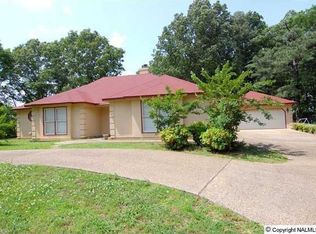 174 Seneca Springs Dr, Trinity, AL 35673