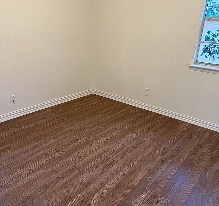 1st image of 2413 Northumberland Dr