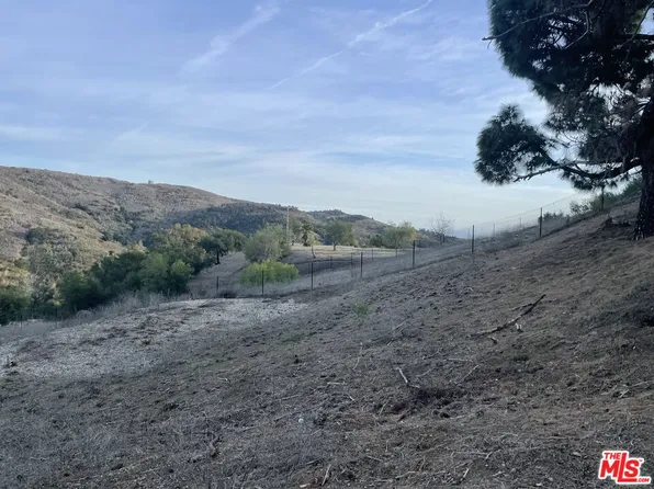 2807 S Foose Rd, Malibu, CA 90265