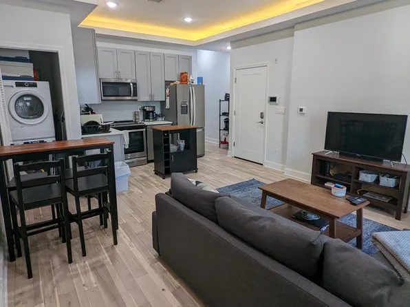 717 Walnut St #4F, Philadelphia, PA 19106