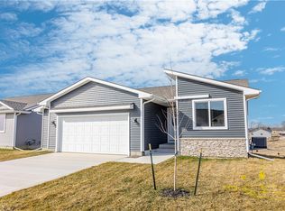 105 S Valley View Dr, Norwalk, IA 50211