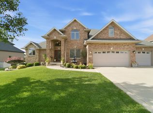 9270 Doubletree Dr N, Winfield, IN 46307