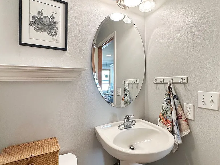 9307 Linden Ave N #D — Photo 8