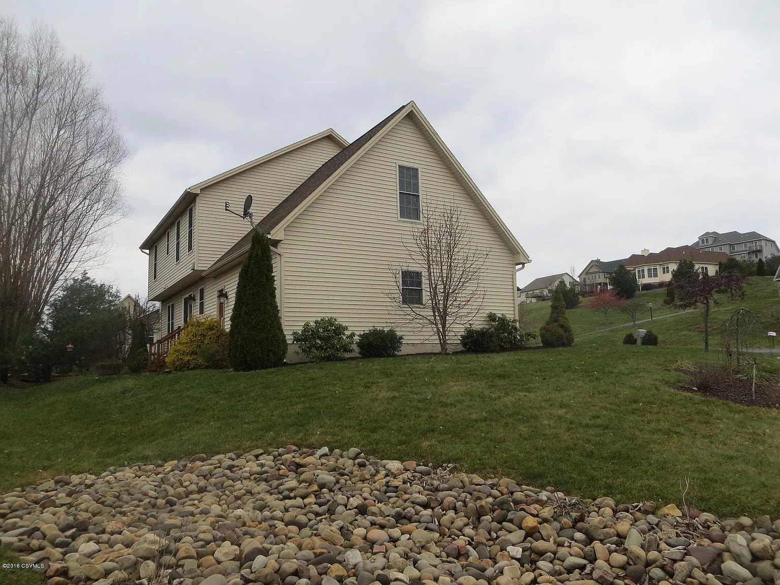 4 bed, 2146 sqft, $2,600 — Photo 3