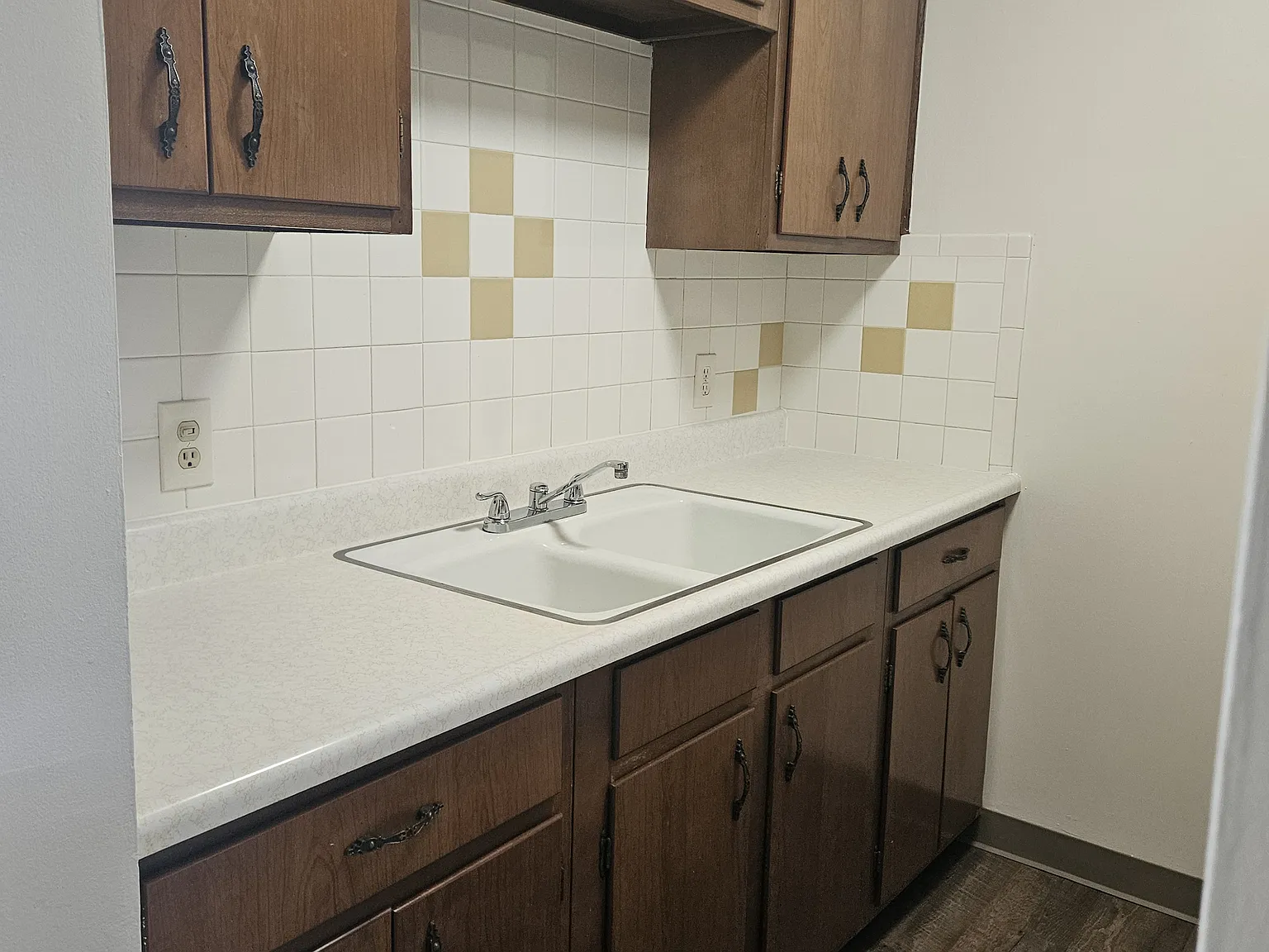 1 bed, 550 sqft, $785 — Photo 3