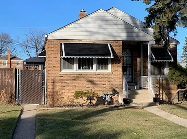 4001 Adams St, Bellwood, IL 60104