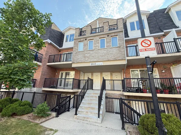 3043 Finch Ave W Unit 2038, Toronto, ON M9M 0A4