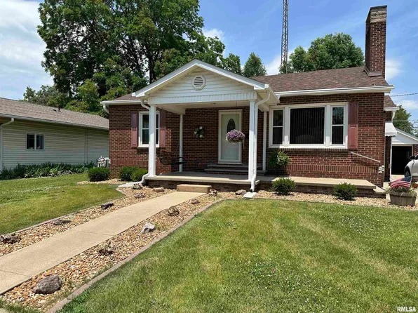 607 E Elm St, West Frankfort, IL 62896
