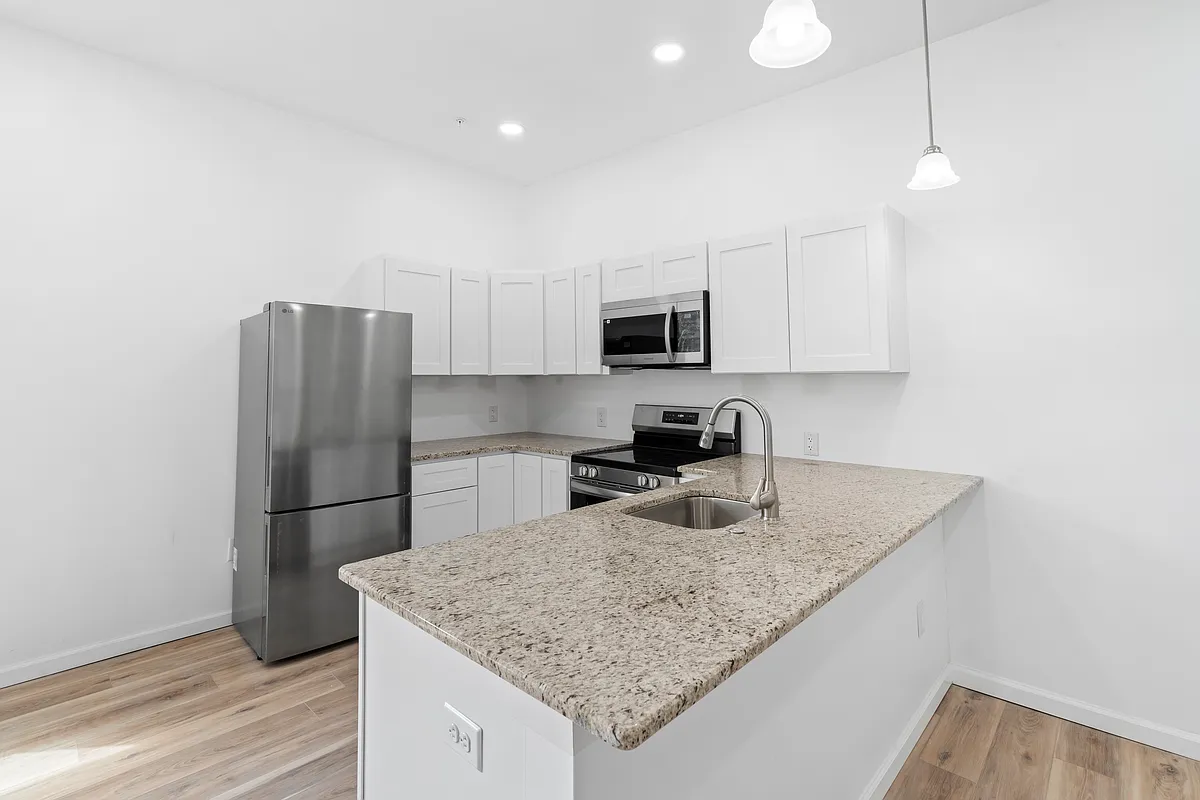 Building Photo - 4512 Lancaster Ave #A105