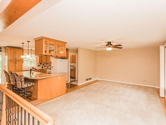 4th image of 2032 Edgerton St N