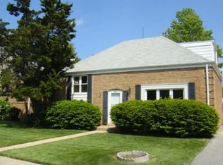 6649 N Lincoln Ave, Lincolnwood, IL 60712