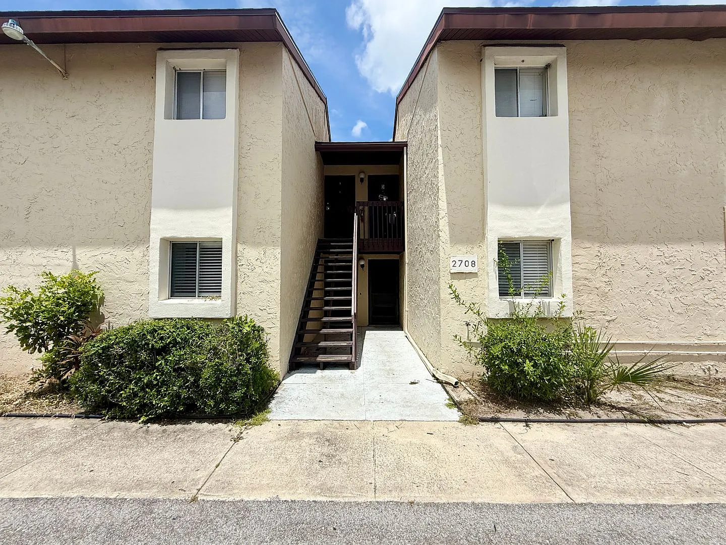 Affordable 2 Bedroom Condo - Water Utility Included — Photo 1
