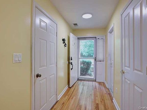 5th image of 27 Underhill Drive