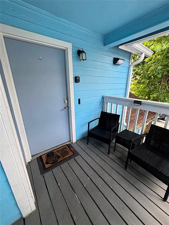 2 bed, 2.0 bath, 1087 sqft, $1,700 — Photo 2