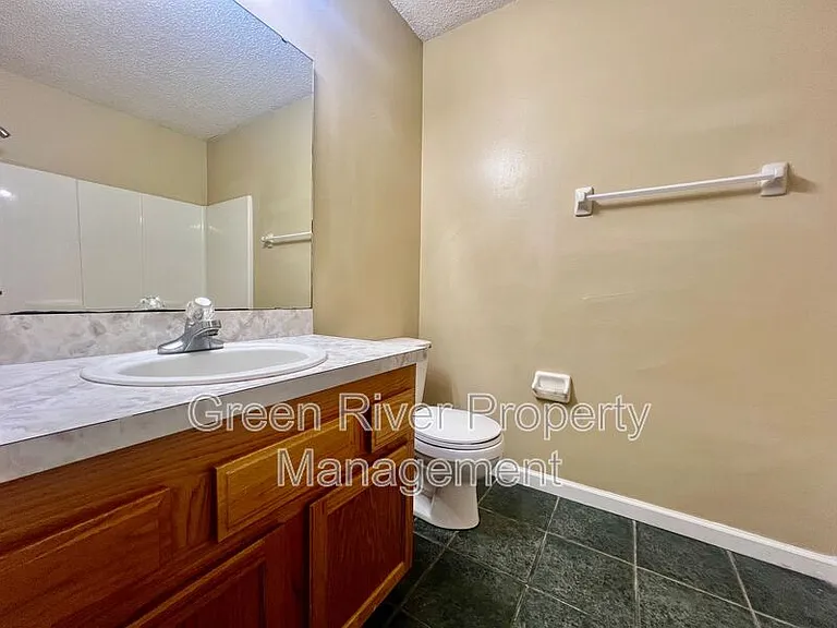 13140 Staffordshire Dr S — Photo 22