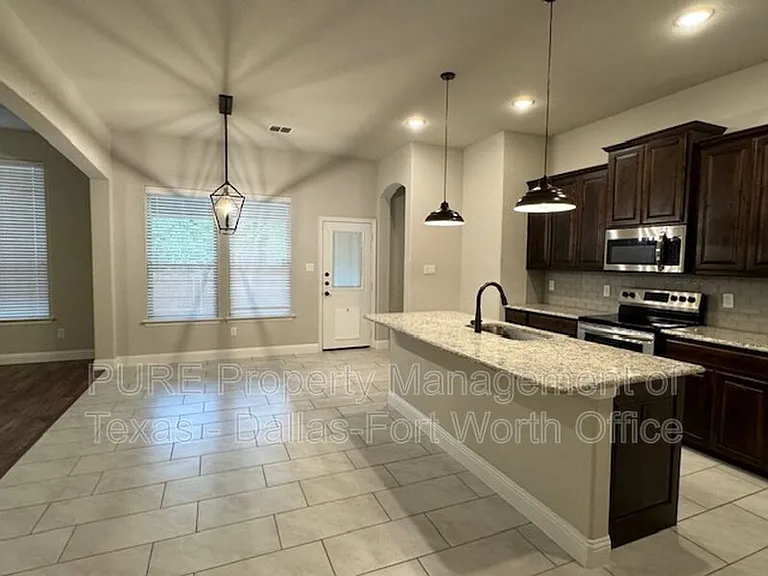 1612 Town Creek Cir — Photo 30