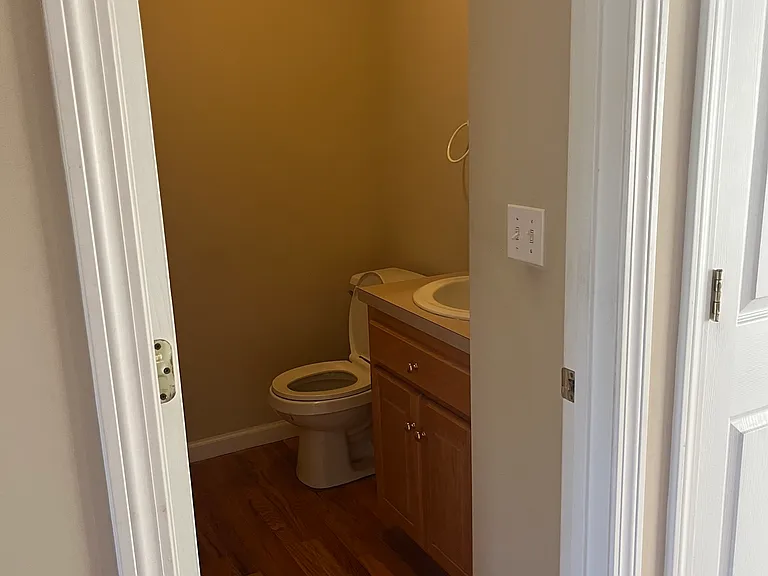 24 Central Ave — Photo 8
