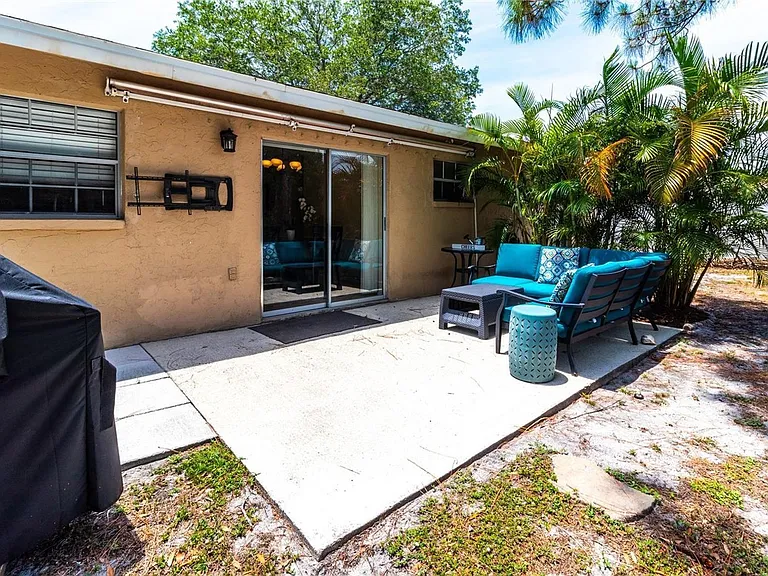 3314 Island Date Cir — Photo 32