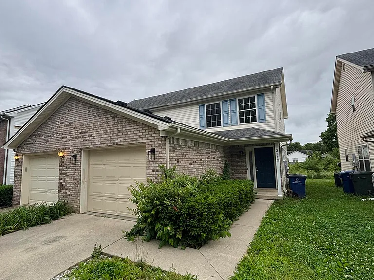 2720 Hayden Park Ln — Photo 1