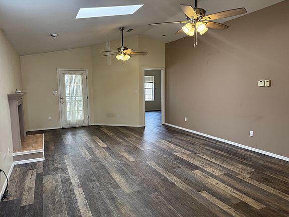 3rd image of 13121 Neon Ave NE