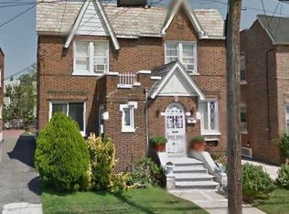 94-31 239th St, Floral Park, NY 11001