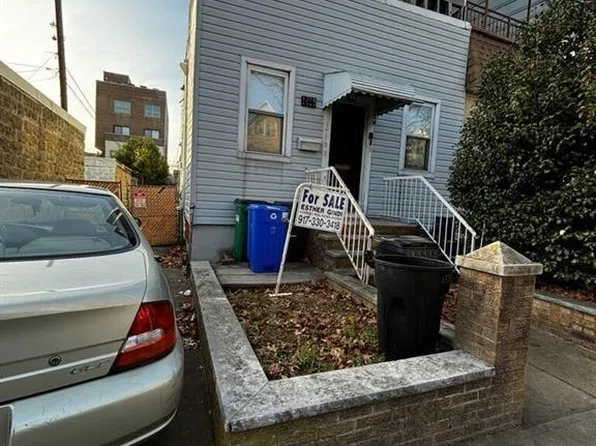 1378 E 5th St, Brooklyn, NY 11230