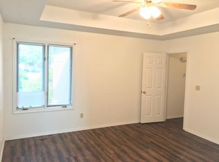 930 W Raynell St, Springfield, MO 65807