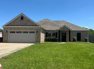 815 Amber Kay Ln, Bridge City, TX 77611