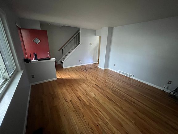 4th image of 116 S Christine Cir