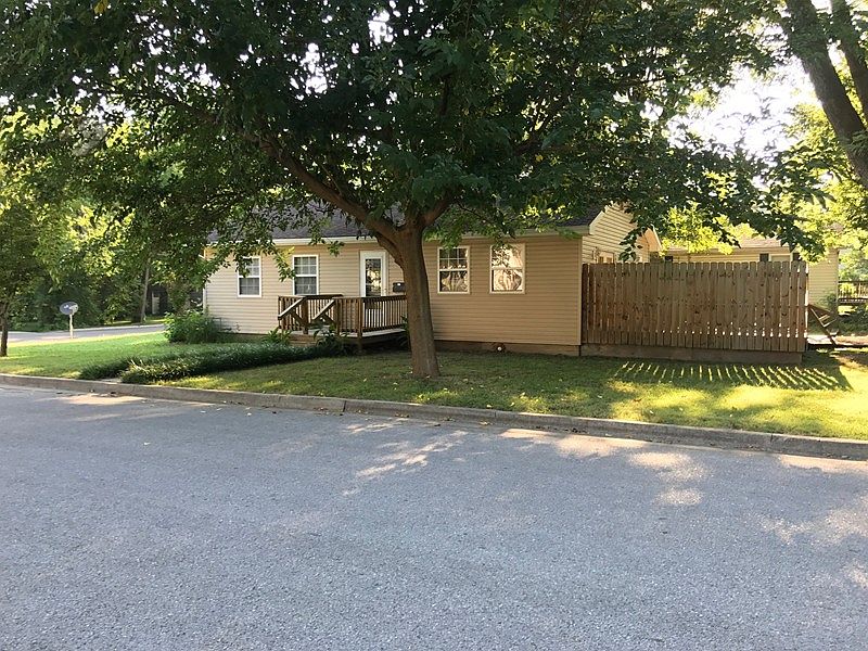 2nd image of 529 W Allison St