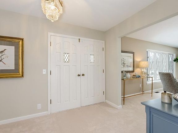 3rd image of 1141 Warrington Dr