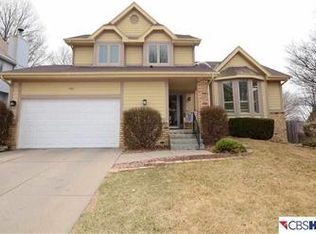 818 Valentine Ln, Papillion, NE 68046