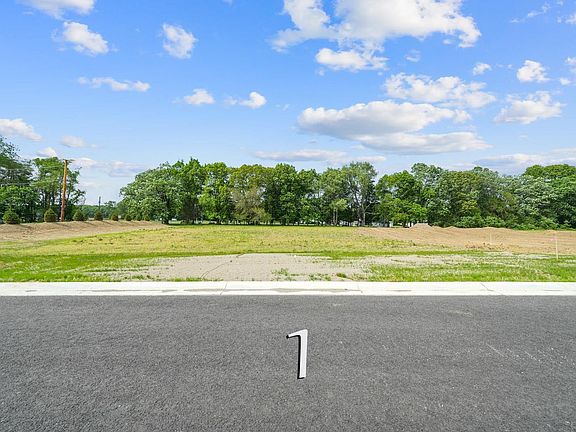 2nd image of 14841 Clover Hills Dr
