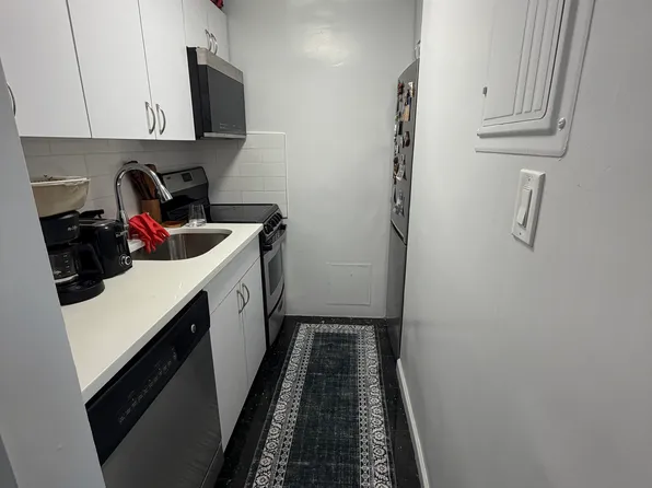 160 West 73rd Street image 8 of 12