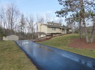 2957 E Oakhaven Ct, Midland, MI 48642