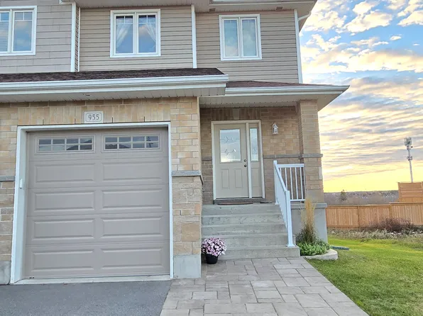 955 Blossom St, Kingston, ON K7P 0N2