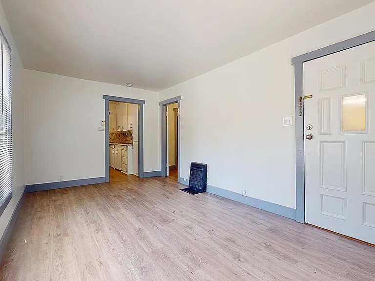 1127 Bell St — Photo 5