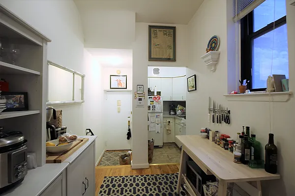 Rented by City Connections Realty | media 10