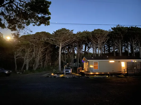 (undisclosed Address), Yachats, OR 97498
