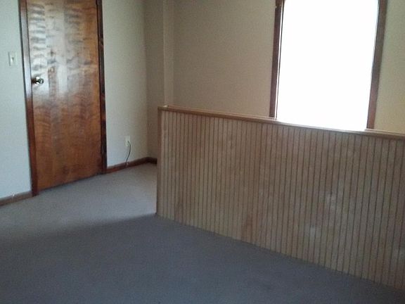 4th image of 1016 W High St
