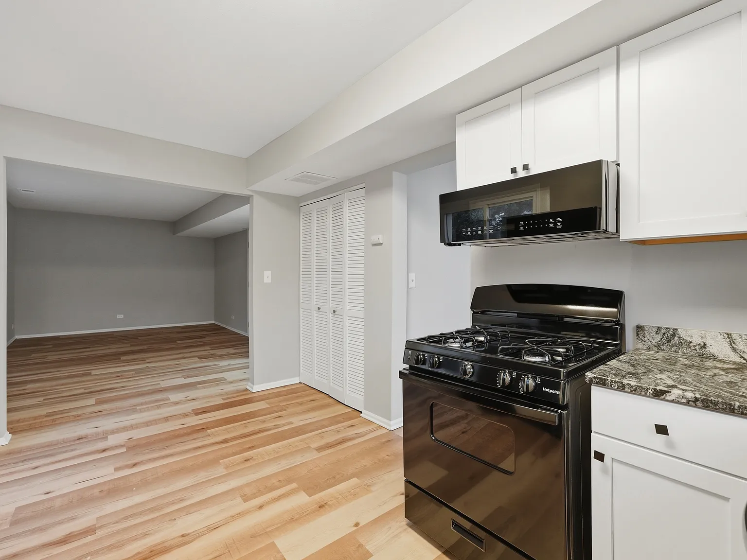 4 bed, 1814 sqft, $3,500 — Photo 3