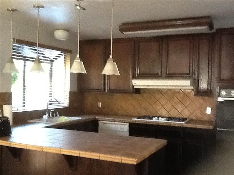 2nd image of 804 Sobke St