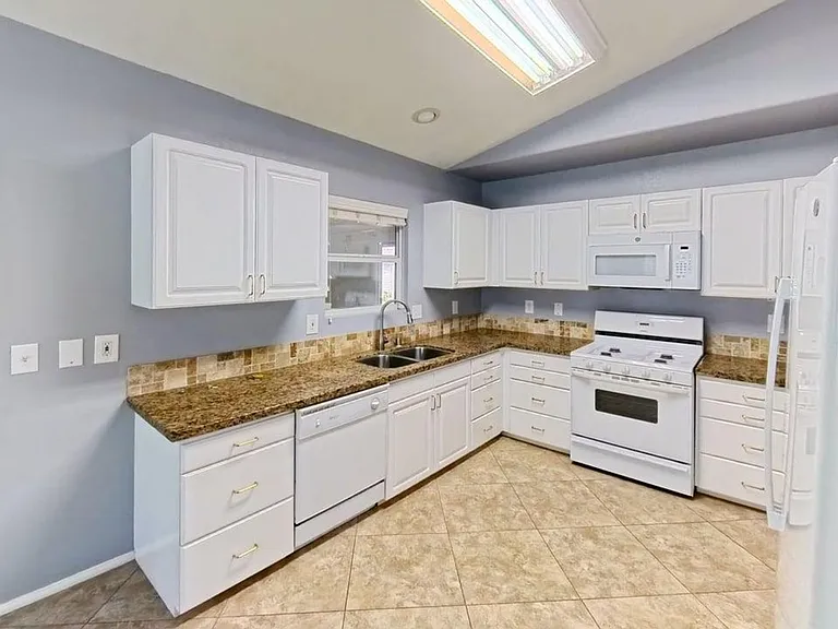 1245 Millie Dr — Photo 2